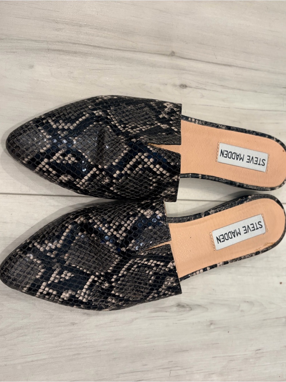 Steve Madden Women's Snake Print Pointed Toe Mules Size 5.5